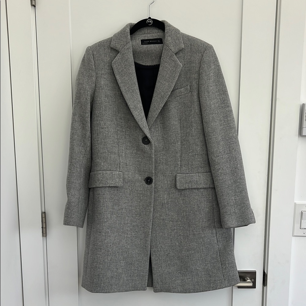 Zara Gray Coat with Notched Lapels and Structured Shoulders